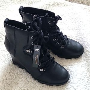 NWT Sorel Joan Uptown Lace Wedge Boot Black 7.5